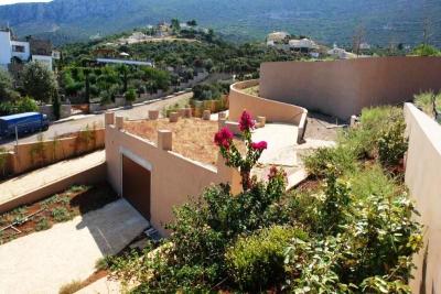 Недвижимость на о.Эвия . Вилла площадью 1410 кв.м.